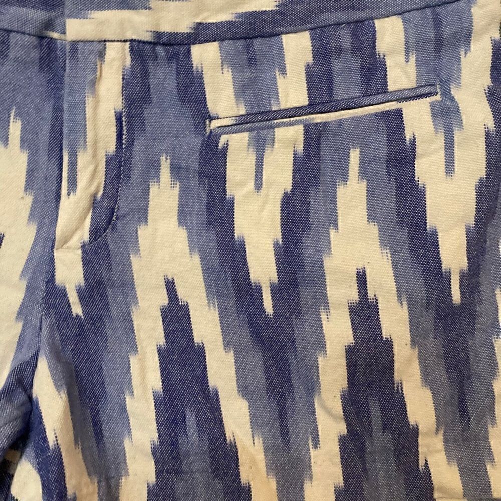 GAP Aztec Shorts - Picture 3 of 6